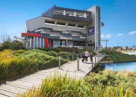 Mercure Melbourne Caroline Springs 3