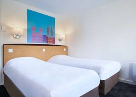 Kyriad Direct Evreux 5
