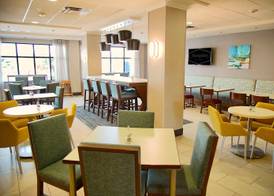 Hampton Inn & Suites Cathedral City 3