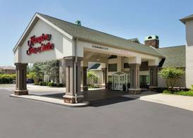 Hampton Inn & Suites Springdale 2