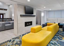 Hampton Inn & Suites Cleveland-Beachwood 5