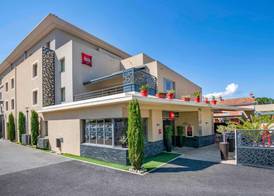 IBIS Cannes Mouans Sartoux Piscine parking gratuit 3
