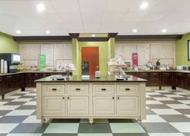Hampton Inn & Suites Albany-Airport 5