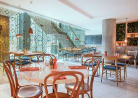 Lincoln Plaza London, Curio Collection by Hilton 3