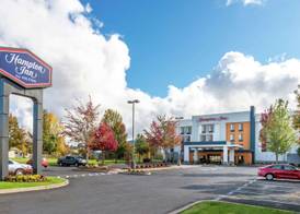 Hampton Inn Eugene 4