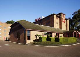Ibis London Luton Airport 5