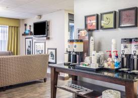 Hampton Inn Youngstown-North 5