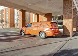 Hampton Inn & Suites by Hilton Calgary-Airport 2
