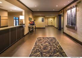 Hampton Inn & Suites Reno 5