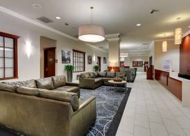 DoubleTree by Hilton St. Louis Forest Park 4