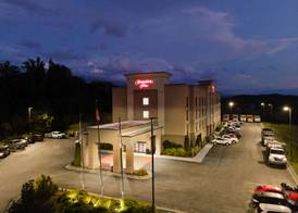 Hampton Inn Elkins 3
