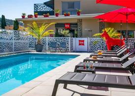 IBIS Cannes Mouans Sartoux Piscine parking gratuit 2