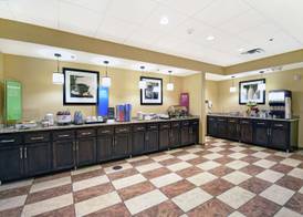 Hampton Inn & Suites Milwaukee/Franklin 5
