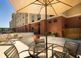 Hampton Inn & Suites San Antonio-Airport 2