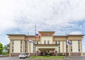 Hampton Inn Jefferson City at Capital Mall 2