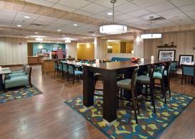 Hampton Inn Canton 5