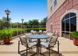 Embassy Suites by Hilton Austin Arboretum 2