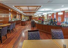 DoubleTree by Hilton Tulsa - Warren Place 5