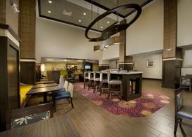 Hampton Inn & Suites Buffalo Airport 4