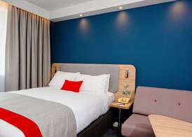 Holiday Inn Express CANTERBURY by IHG 2