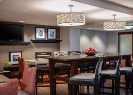 Hampton Inn Dubuque 5