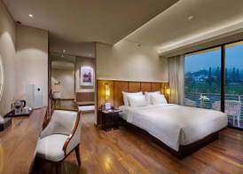 Golden Tulip Holland Resort Batu 5