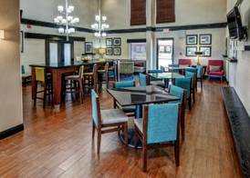 Hampton Inn Batesville 4