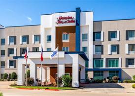 Hampton Inn & Suites Waxahachie 3