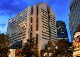 Embassy Suites by Hilton Indianapolis Downtown 2