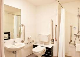 Holiday Inn Express MANCHESTER AIRPORT by IHG 4