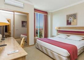 Riviera Hotel 5