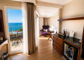 GLK PREMIER The Home Suites & Spa 3