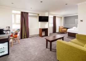 Mercure Chester Abbots Well Hotel 5