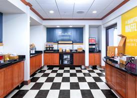 Hampton Inn Omaha West-Lakeside 5