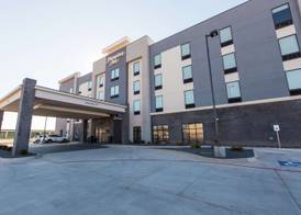 Hampton Inn Mustang 2