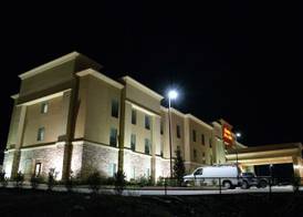 Hampton Inn & Suites Center 2