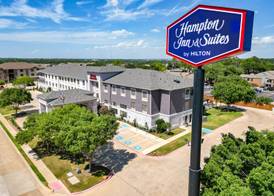 Hampton Inn & Suites Denton 5