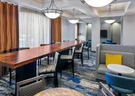 Hampton Inn & Suites Kansas City-Country Club Plaza 5