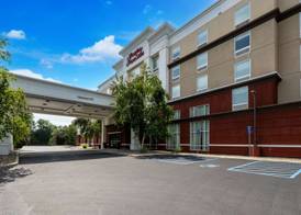 Hampton Inn & Suites Poughkeepsie 2