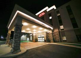 Hampton Inn & Suites Forest City 2