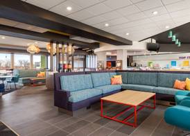 Tru By Hilton Oshkosh 5