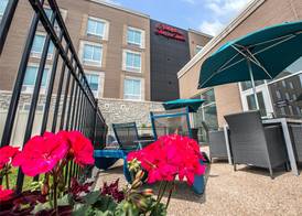 Hampton Inn & Suites Howell 4