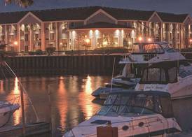 DoubleTree by Hilton Racine Harbourwalk 4