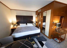 Goldstar Resort & Suites 5