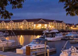 DoubleTree by Hilton Racine Harbourwalk 3