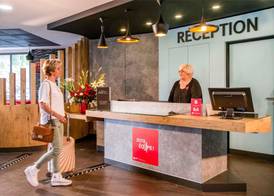 IBIS Cannes Mouans Sartoux Piscine parking gratuit 5