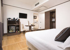 The Independent Hotel 3