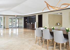 DoubleTree by Hilton Dallas - Market Center 4