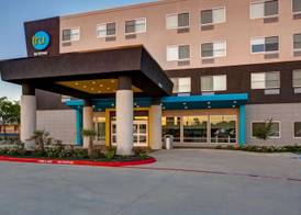 Tru By Hilton Grand Prairie 2