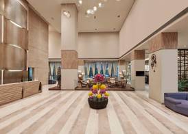 DoubleTree by Hilton Gurugram Baani Square 4